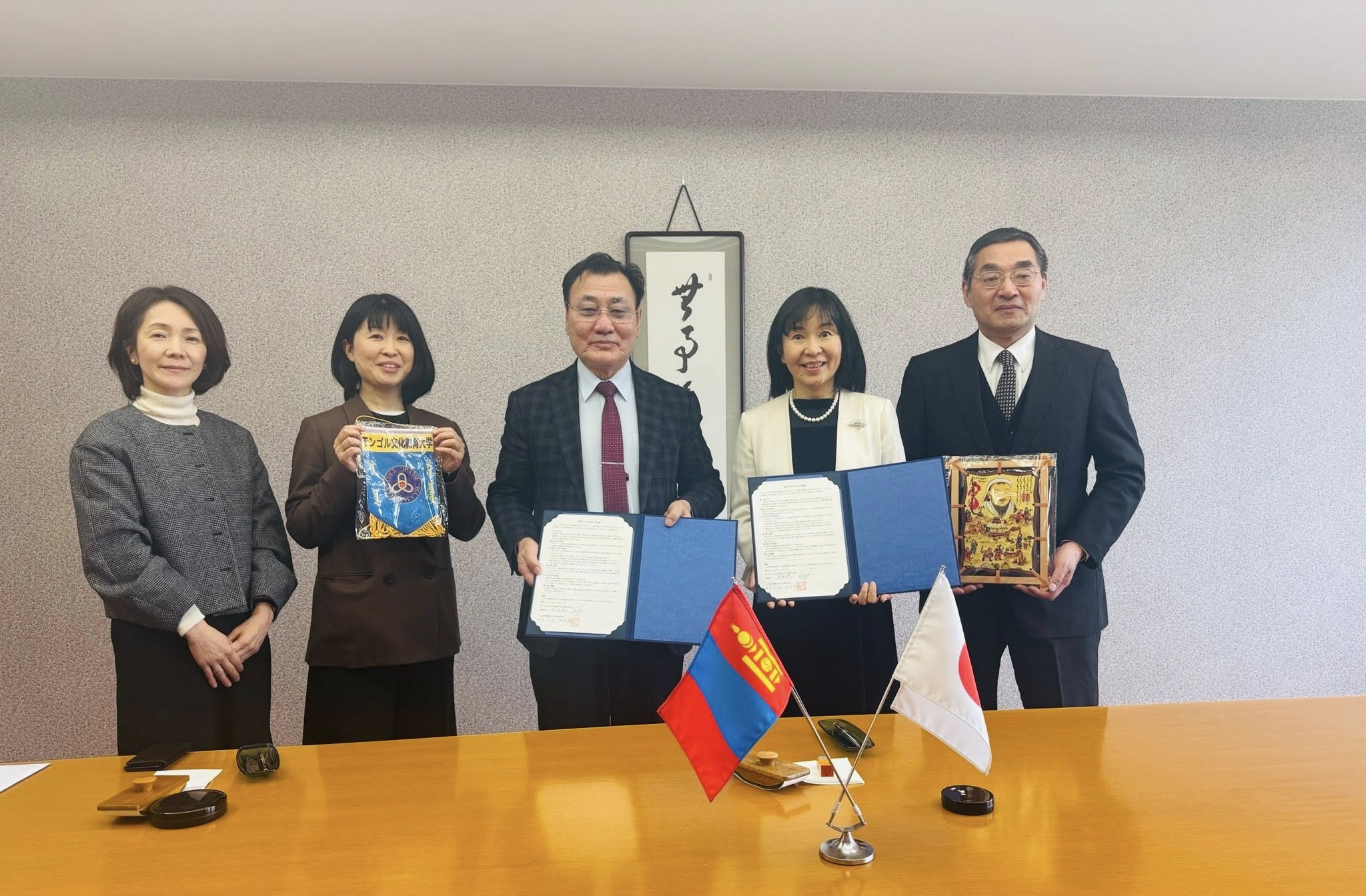 Комазава Эмэгтэйчүүдийн Их Сургуулийн Дунд, Ахлах сургуультай хамтран ажиллахаар боллоо